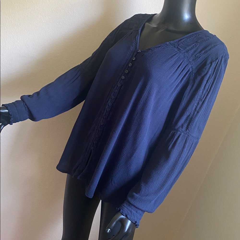 Bass Navy Button-Front V-Neck Blouse - Picture 3 of 11